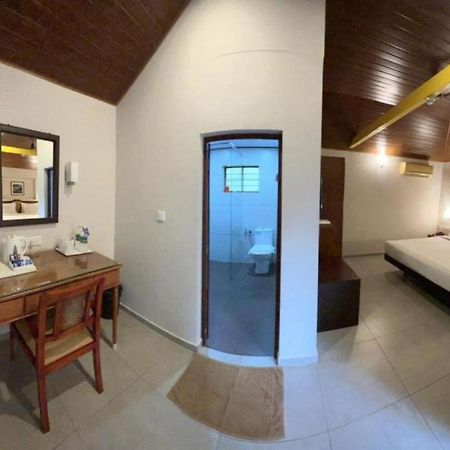 Abad Harmonia Ayurvedic Beach Resort Kovalam Exterior photo