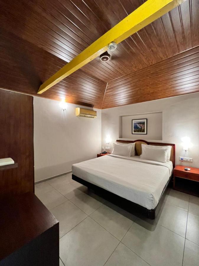 Abad Harmonia Ayurvedic Beach Resort Kovalam Exterior photo
